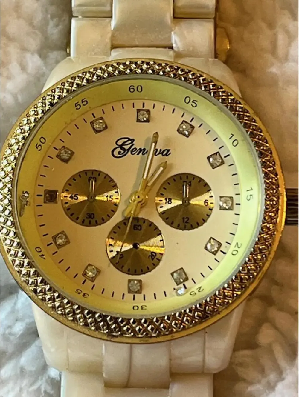 Geneva Women's White and Gold Tone Bracelet Watch (Not Working)